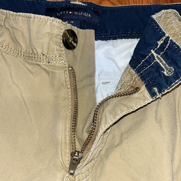 Tommy Hilfiger boys cargo shorts size 16 - Picture 3 of 7